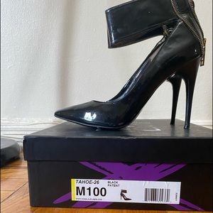 Donald J Pliner  Tahoe -26 Black Patent women’s 10